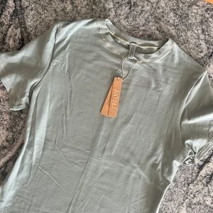 Skims Mineral Tee Medium - New!